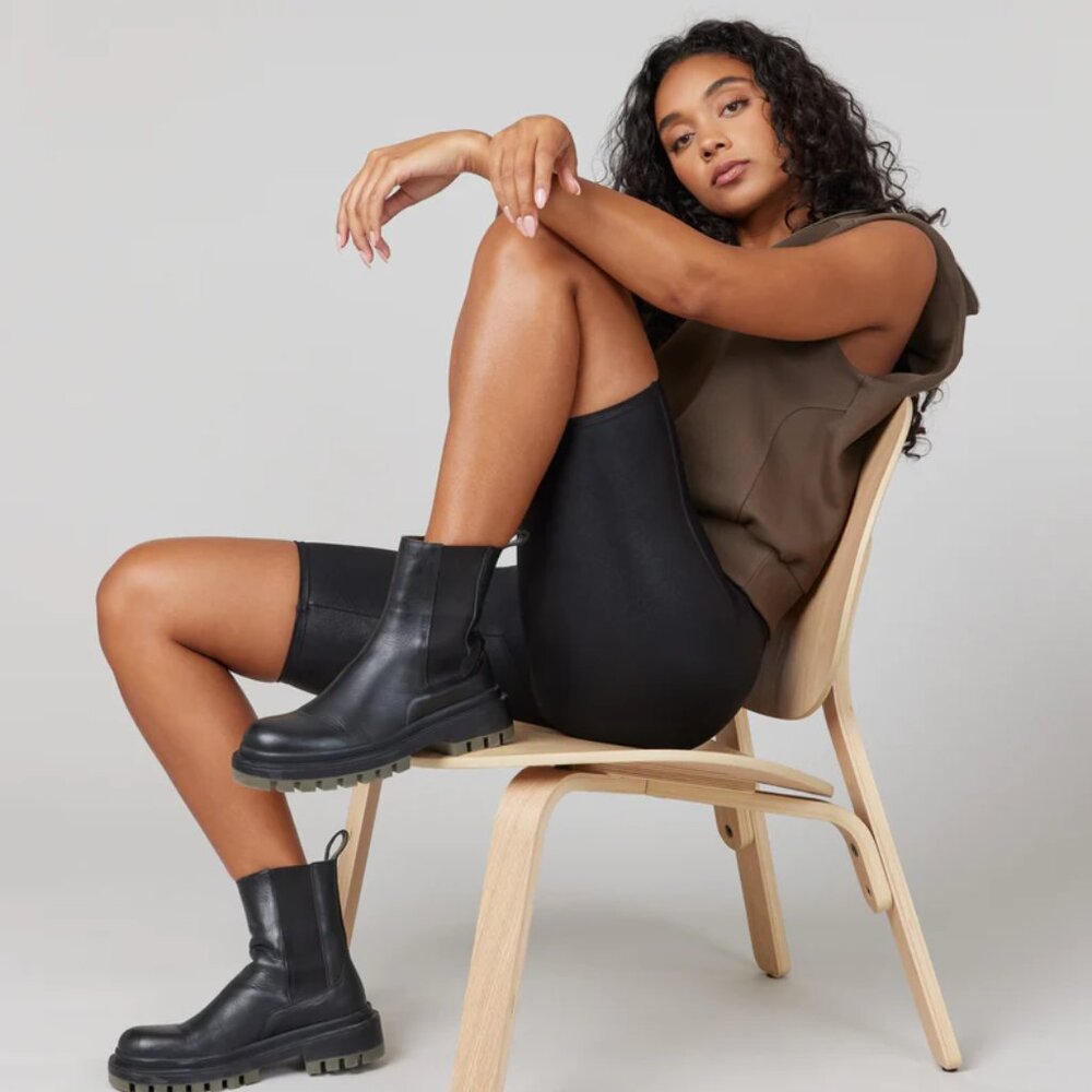Faux leather shorts, L, Black - Picture 9 of 10